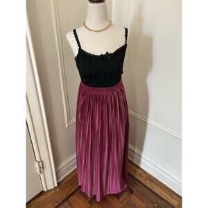 En Saison Roslyn Pleated Skirt Mulberry | NWT | Small